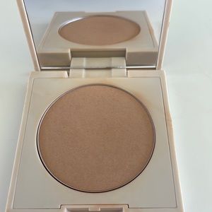 Ilia Bronzer color Drawn in